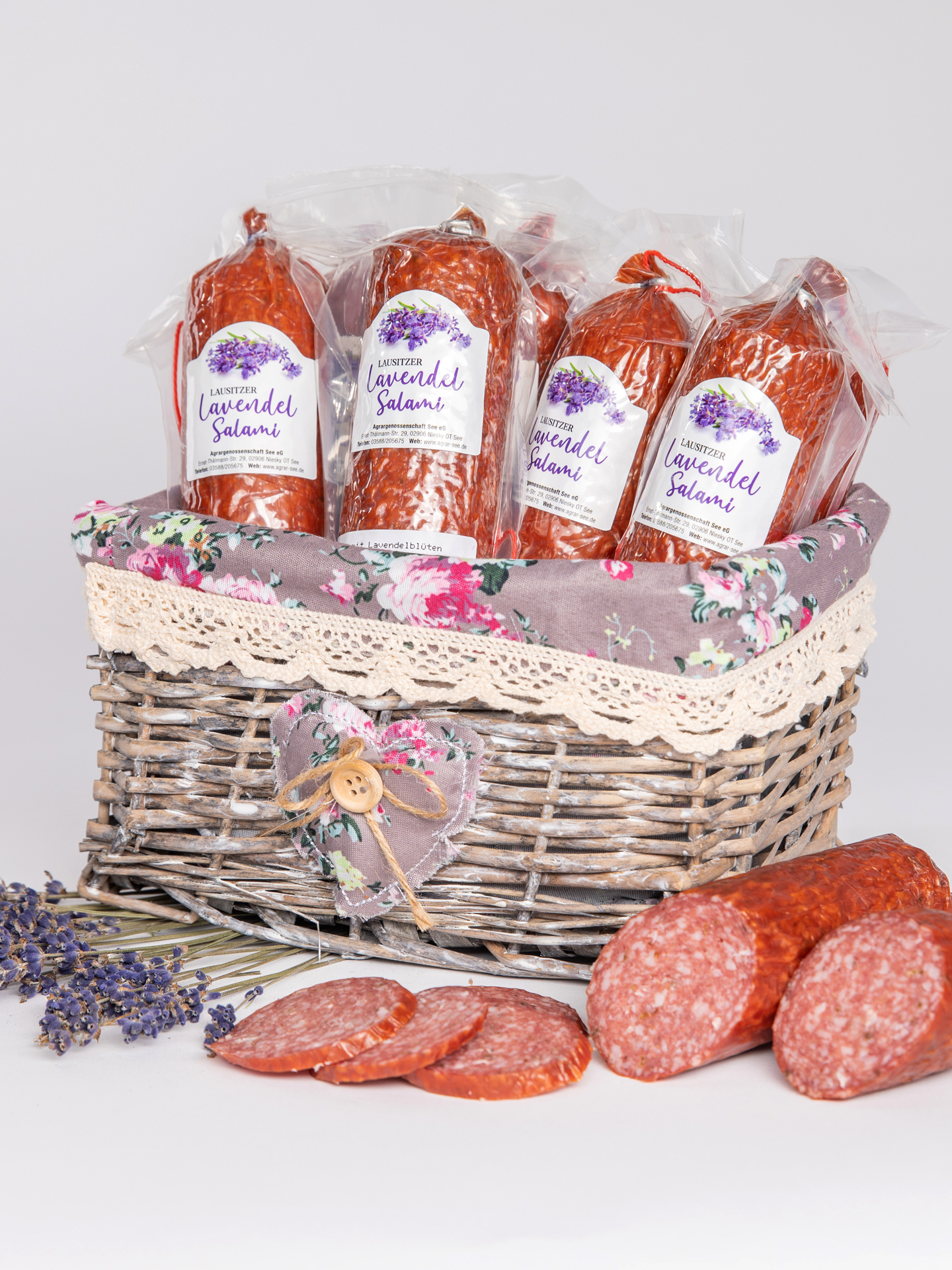 Salami mit Lavendelblüten 