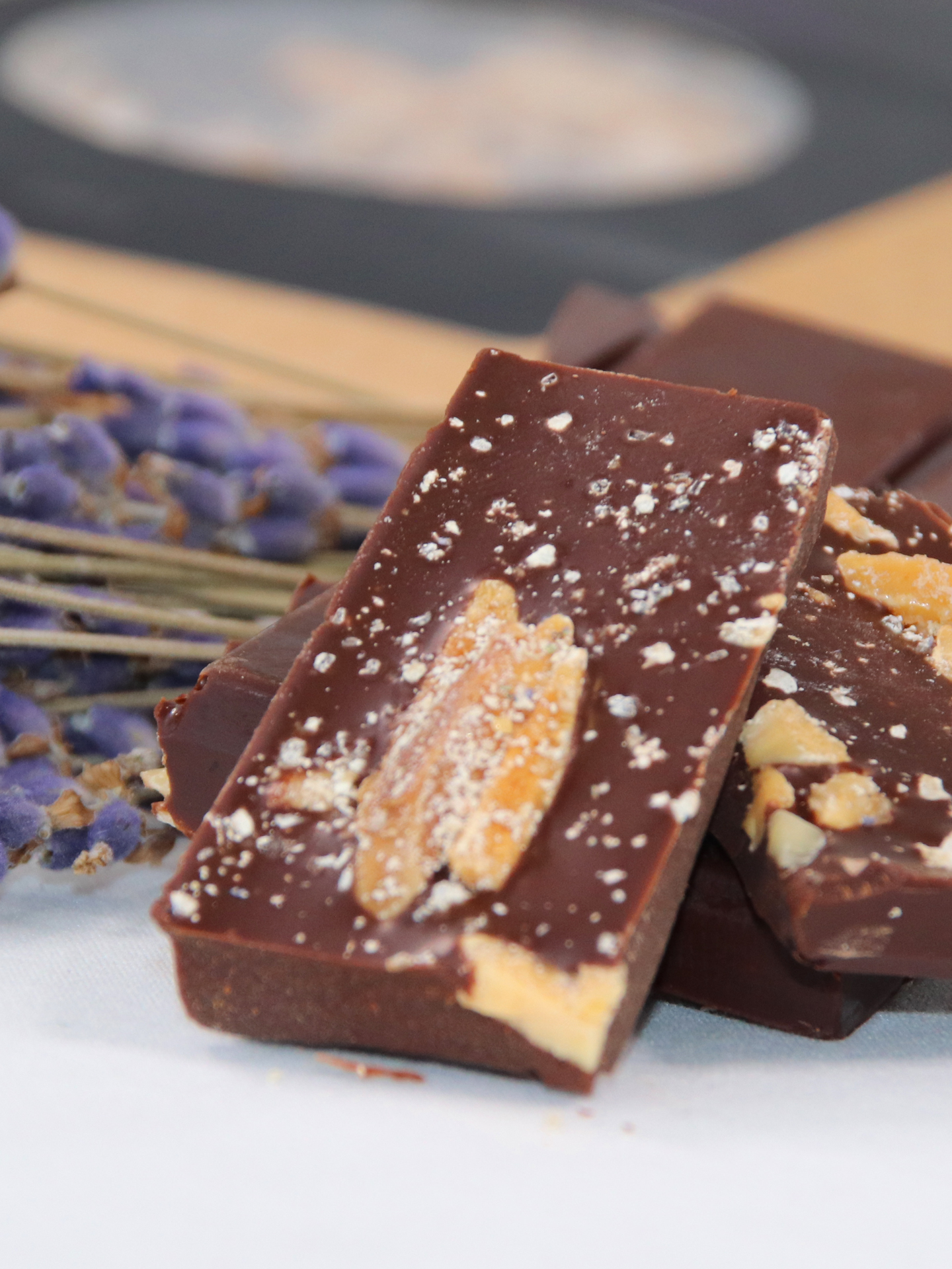 Lausitzer Lavendel Zartbitterschokolade Lausitzer Lavendel Zartbitterschokolade