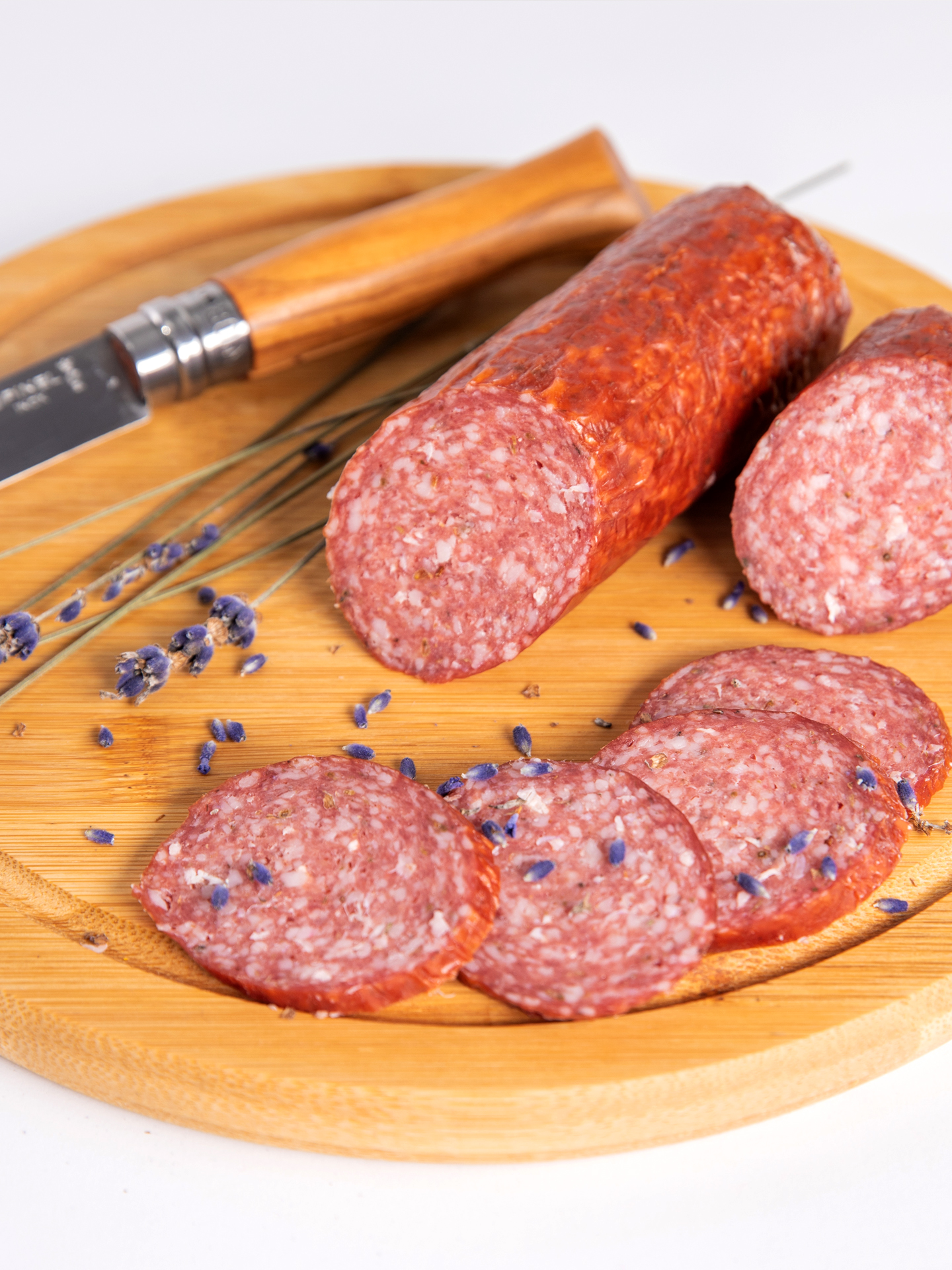 Salami mit Lavendelblüten Salami mit Lavendelblüten